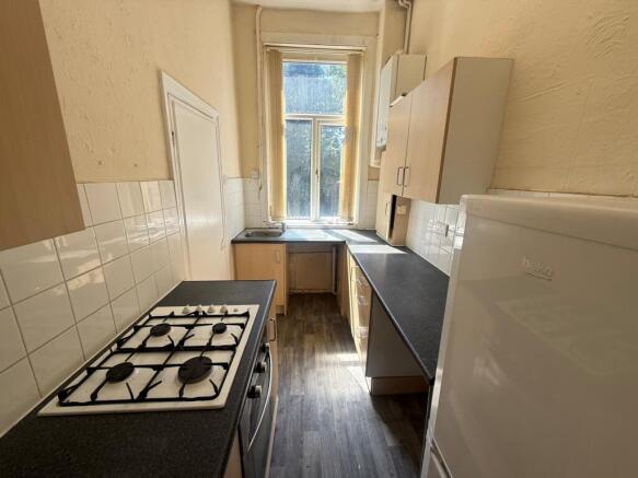 2 bed Terraced to rent Image 5