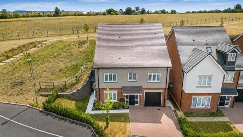 Exceptional Detached Family Home - Barleymead Way, Puckeridge