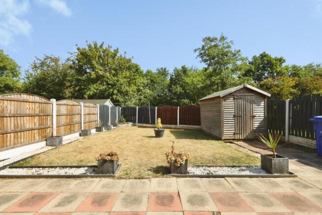 4 bed Detached for sale Image 4