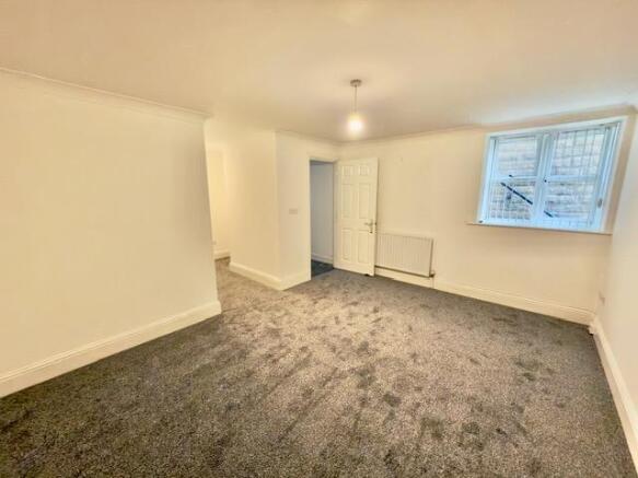 2 bed Apartment to rent Image 7