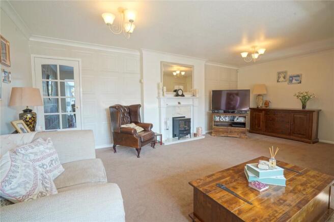 4 bed Detached for sale Image 5