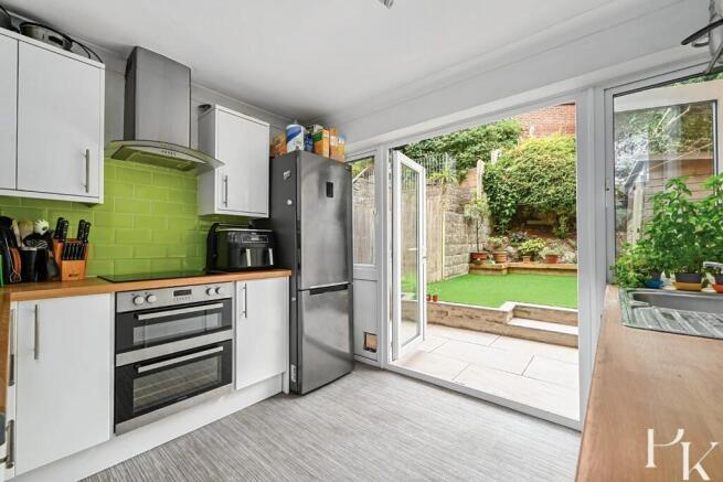 9 Goldstone Lane BN3 (12).jpg