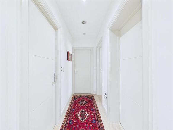 2 bed Apartment for sale Image 8