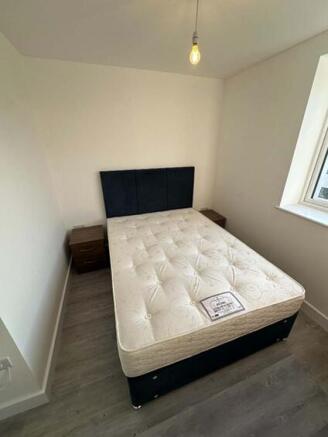 2 bed Apartment to rent Image 7