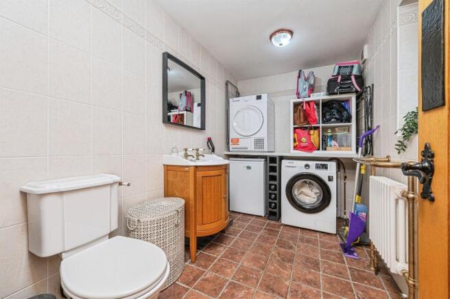 3 bed Semi-Detached for sale Image 6