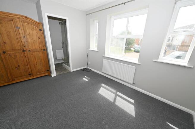 3 bed Semi-Detached for sale Image 8