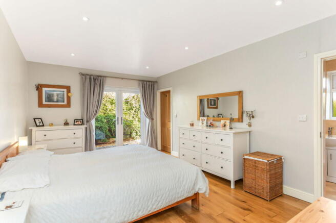 4 bed Detached for sale Image 12