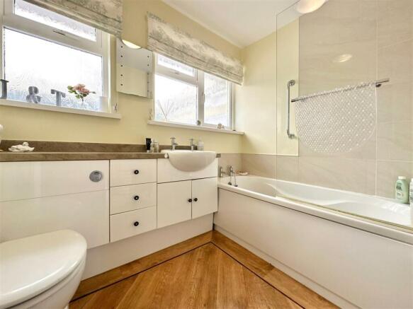 Bathroom.JPG
