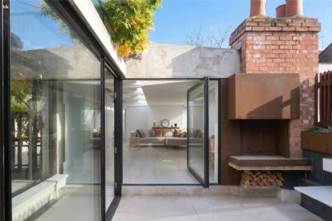 Vernon Yard, London, W11