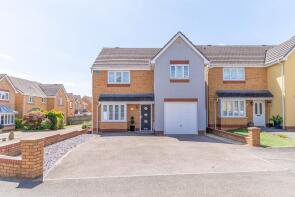 89, Churchwood, Griffithstown, Pontypool NP4 5SX