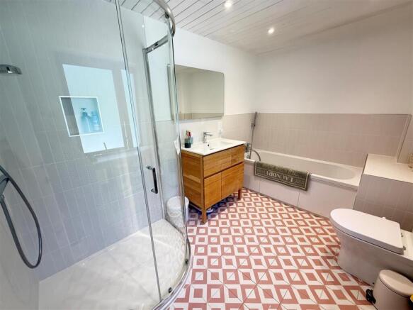 Main Bathroom