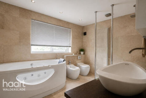 Tufa Close, Chatham