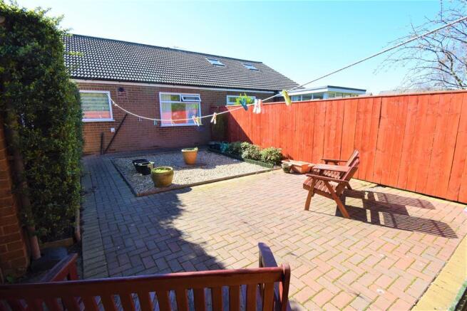 REAR GARDEN Cont: