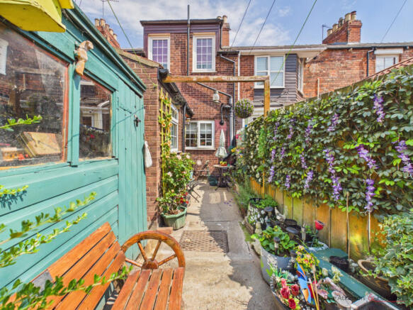 2 bed Terraced for sale Image 12