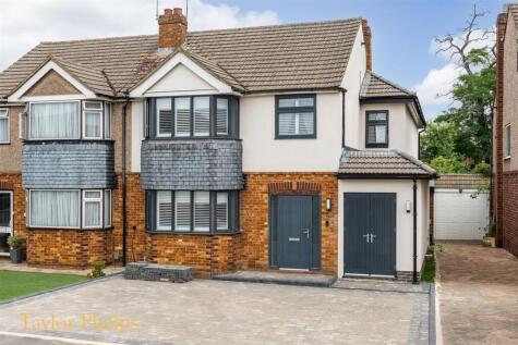 Elgin Road, Cheshunt - Chain Free - Extended Home