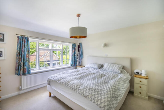 4 bed Detached for sale Image 10