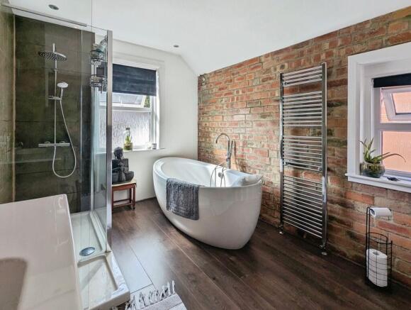 2 bed Terraced to rent Image 12