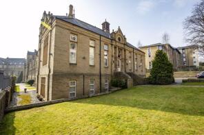 32, Clare Hall Apartments, Prescott Street, Halifax HX1 2HQ