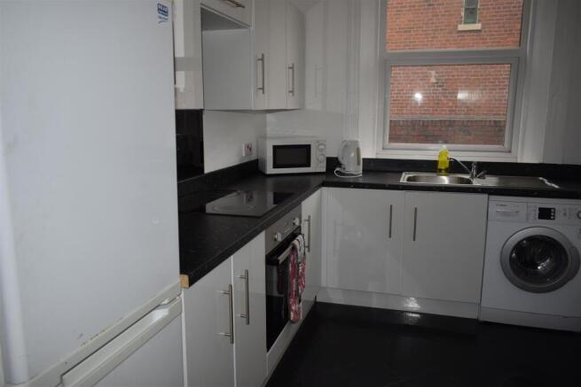 1 bed House Share to rent Image 5