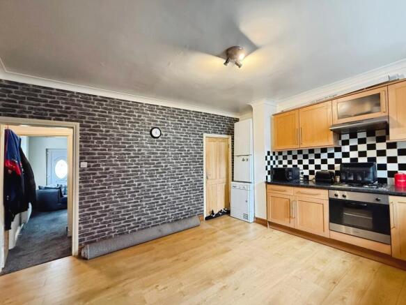 3 bed Terraced for sale Image 6