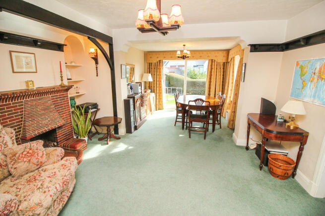 Living room/dining room