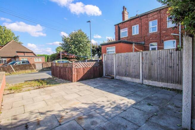 2 bed Semi-Detached for sale Image 9