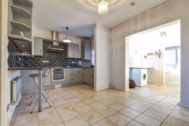 Kitchen/ Dining Area