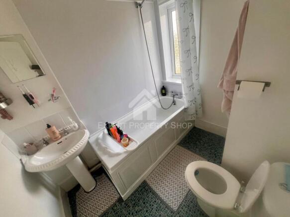 2 bed Semi-Detached for sale Image 7