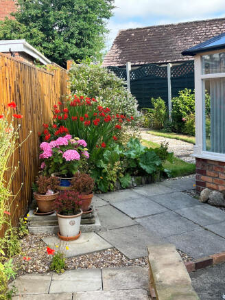 3 bed Semi-Detached for sale Image 2