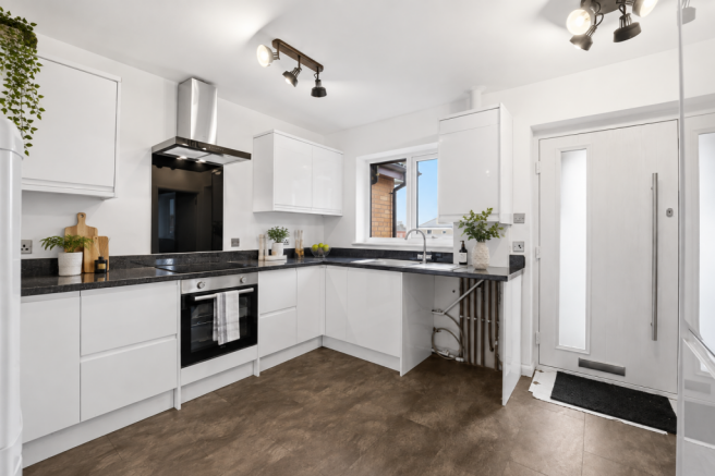 2 bed Flat for sale Image 7