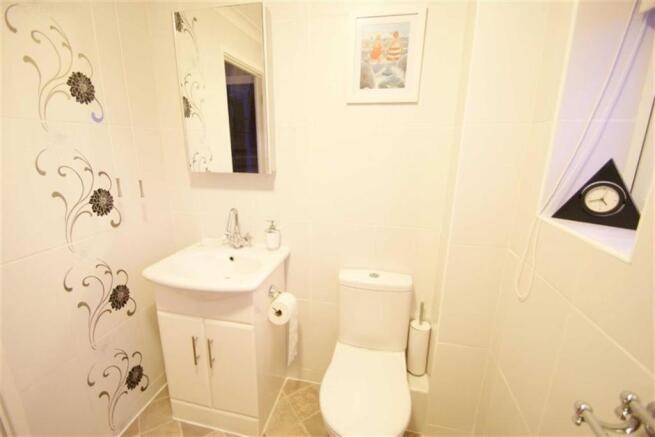 MODERN BATHROOM