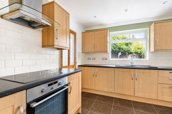 3 bed Semi-Detached for sale Image 8