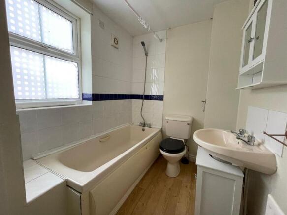 2 bed House for sale Image 6