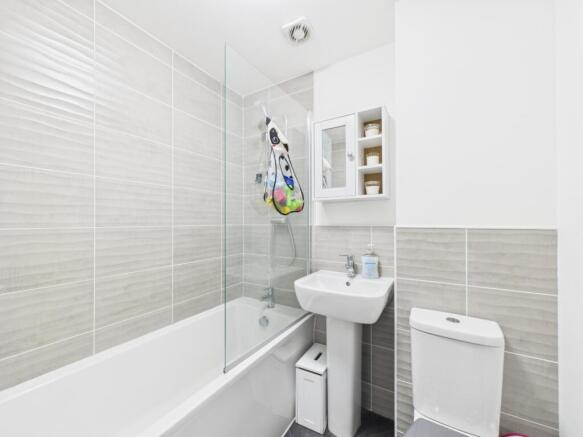 3 bed Terraced for sale Image 11