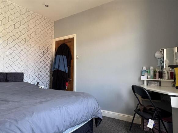 3 bed Terraced for sale Image 7