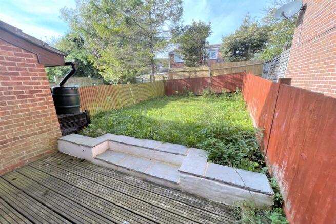 Sun+Deck+and+grass+i