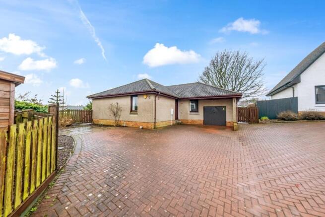 6 MEADOWBANK (28)