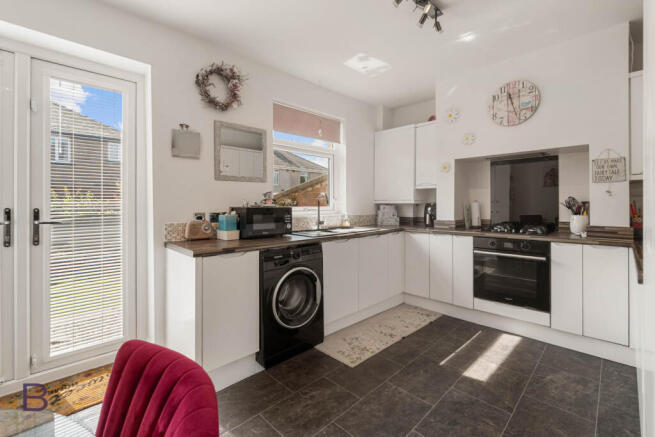 3 bed Semi-Detached for sale Image 6