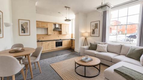 North Square, Knowle, Fareham, Hampshire, PO17