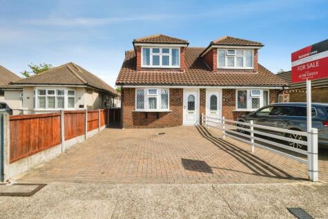 Briscoe Road, Rainham, RM13