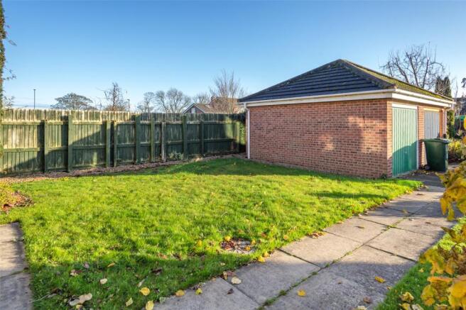 Front Garden/Garage