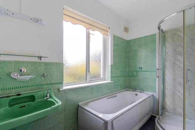 Llanrumney Avenue 31-5.jpg