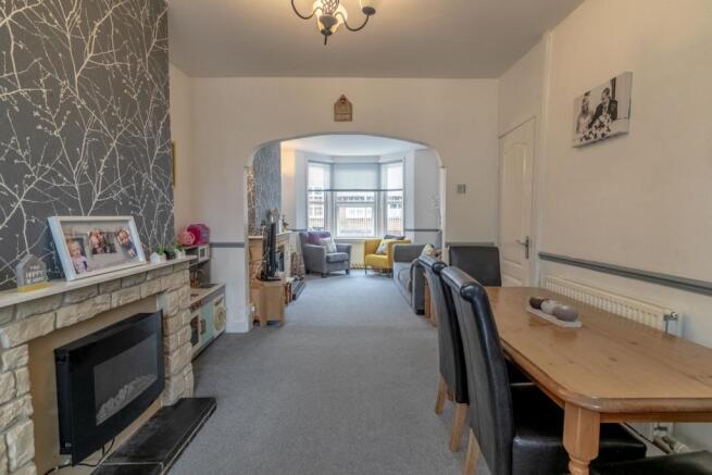 Lounge/Dining Room
