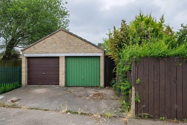 2 bed Semi-Detached Bungalow for sale Image 11