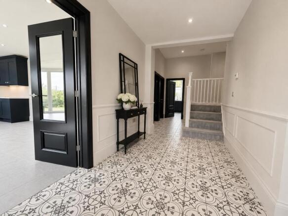 5 bed Semi-Detached to rent Image 9