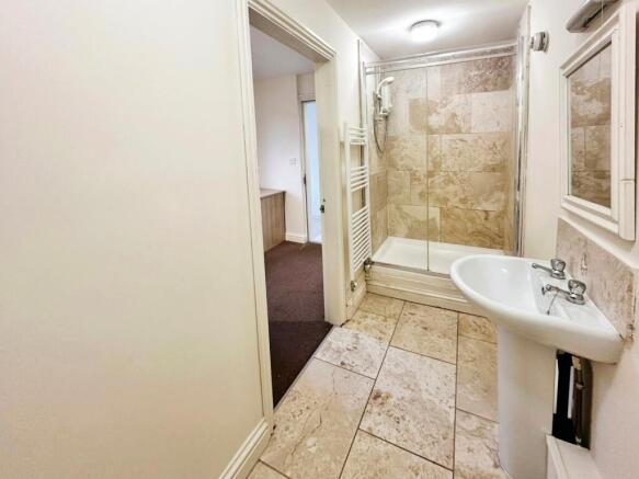 1 bed House Share to rent Image 7
