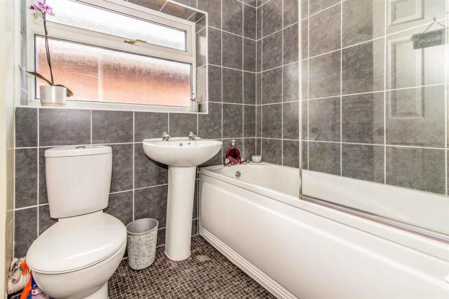 Family Bathroom: