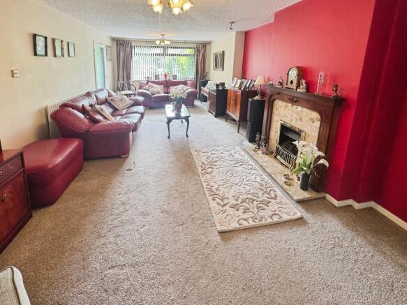 Lounge/Dining Room