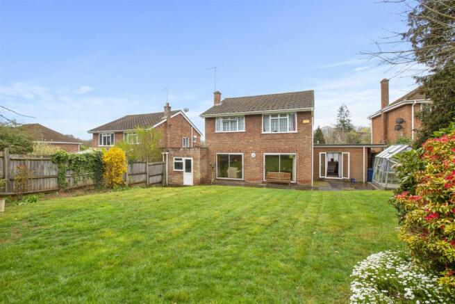 12 Daws Lea, HP11 1QF-5.jpg