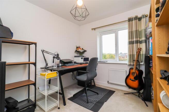 4 bed Detached for sale Image 12